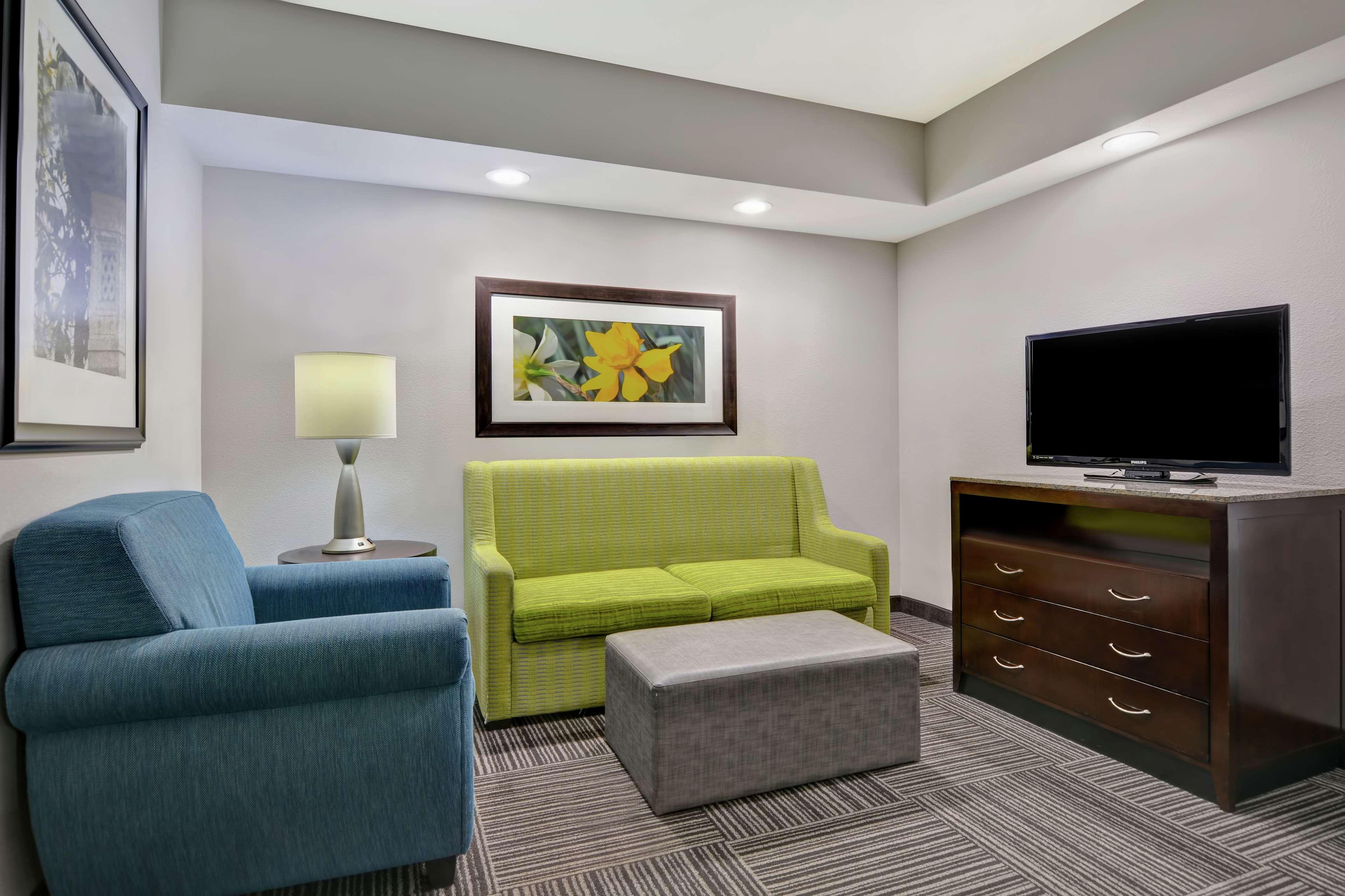 Hilton Garden Inn And Fayetteville Convention Center Zewnętrze zdjęcie