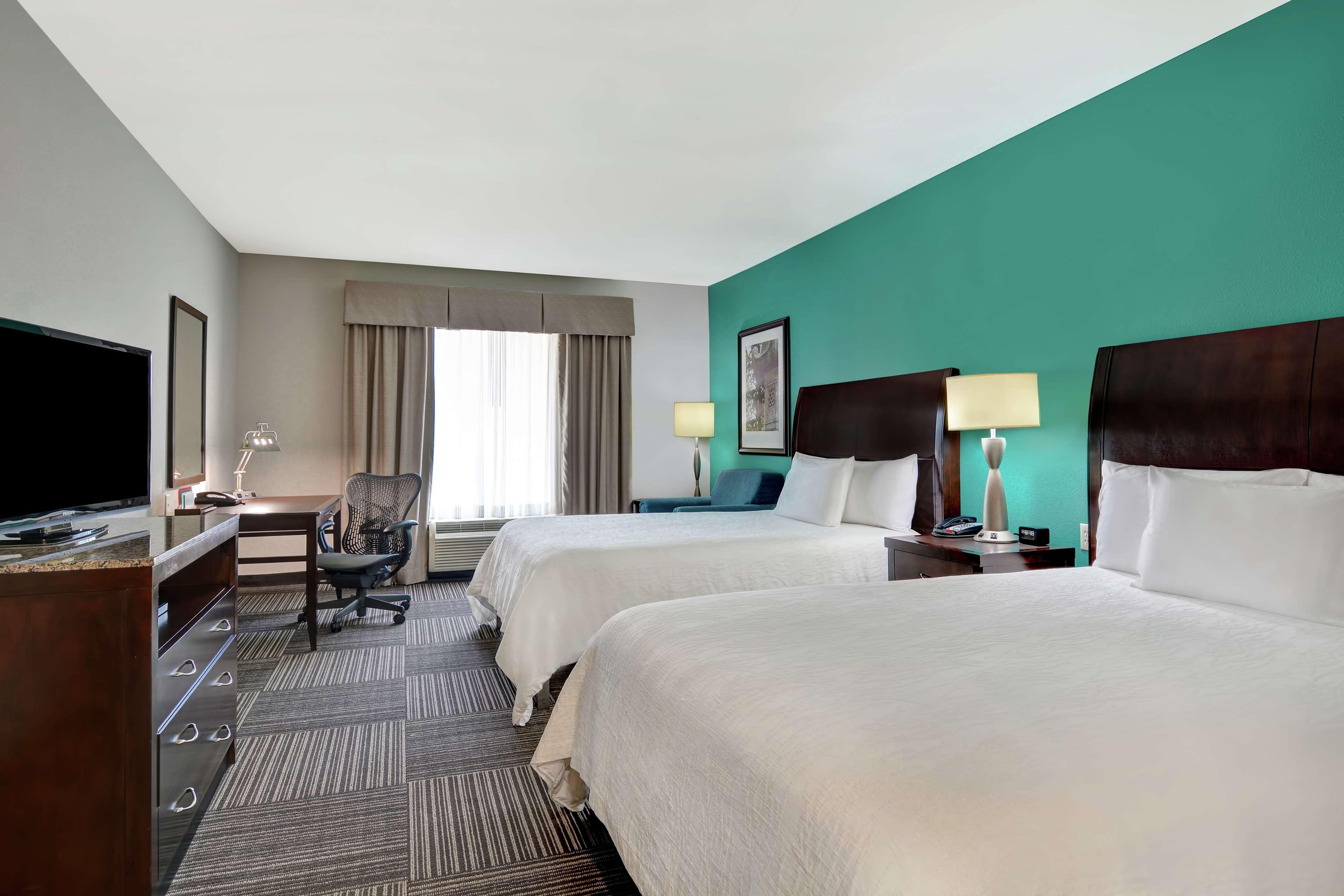 Hilton Garden Inn And Fayetteville Convention Center Zewnętrze zdjęcie