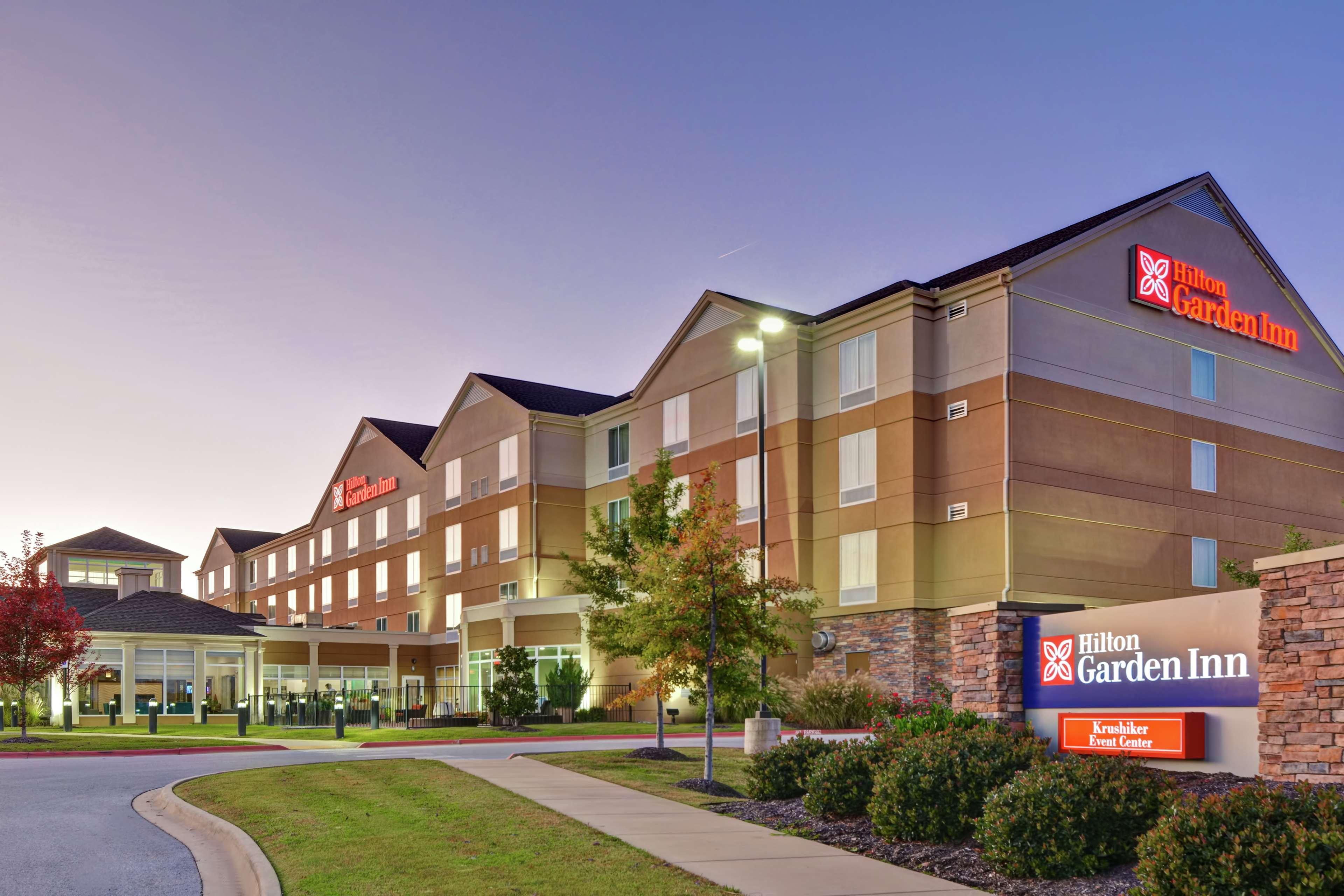 Hilton Garden Inn And Fayetteville Convention Center Zewnętrze zdjęcie