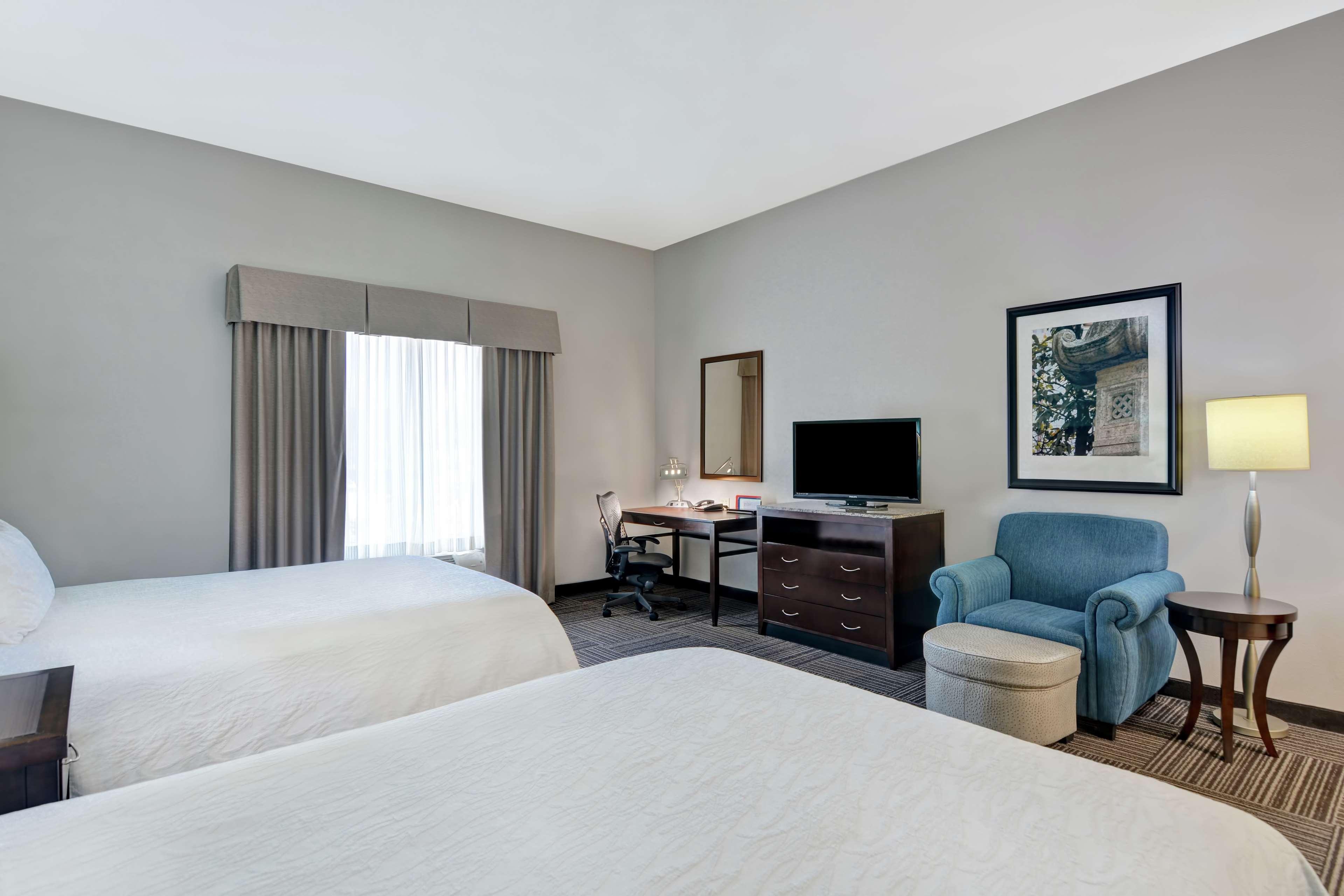 Hilton Garden Inn And Fayetteville Convention Center Zewnętrze zdjęcie
