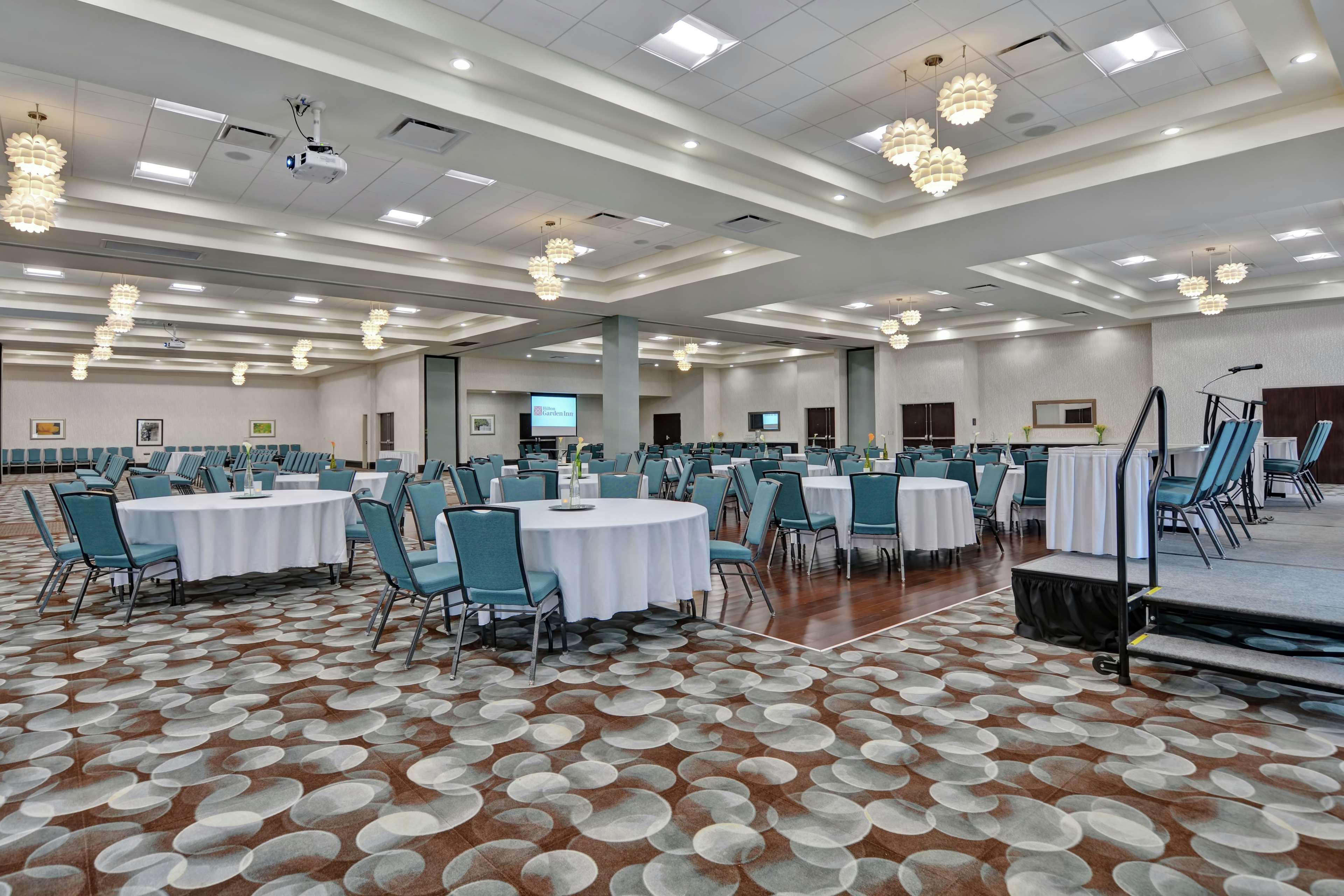 Hilton Garden Inn And Fayetteville Convention Center Zewnętrze zdjęcie