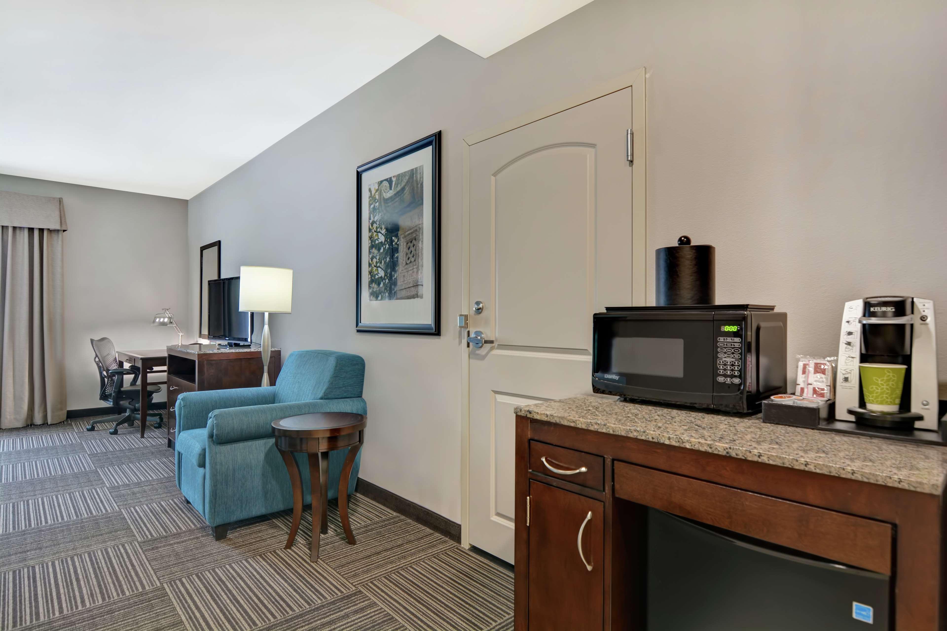 Hilton Garden Inn And Fayetteville Convention Center Zewnętrze zdjęcie