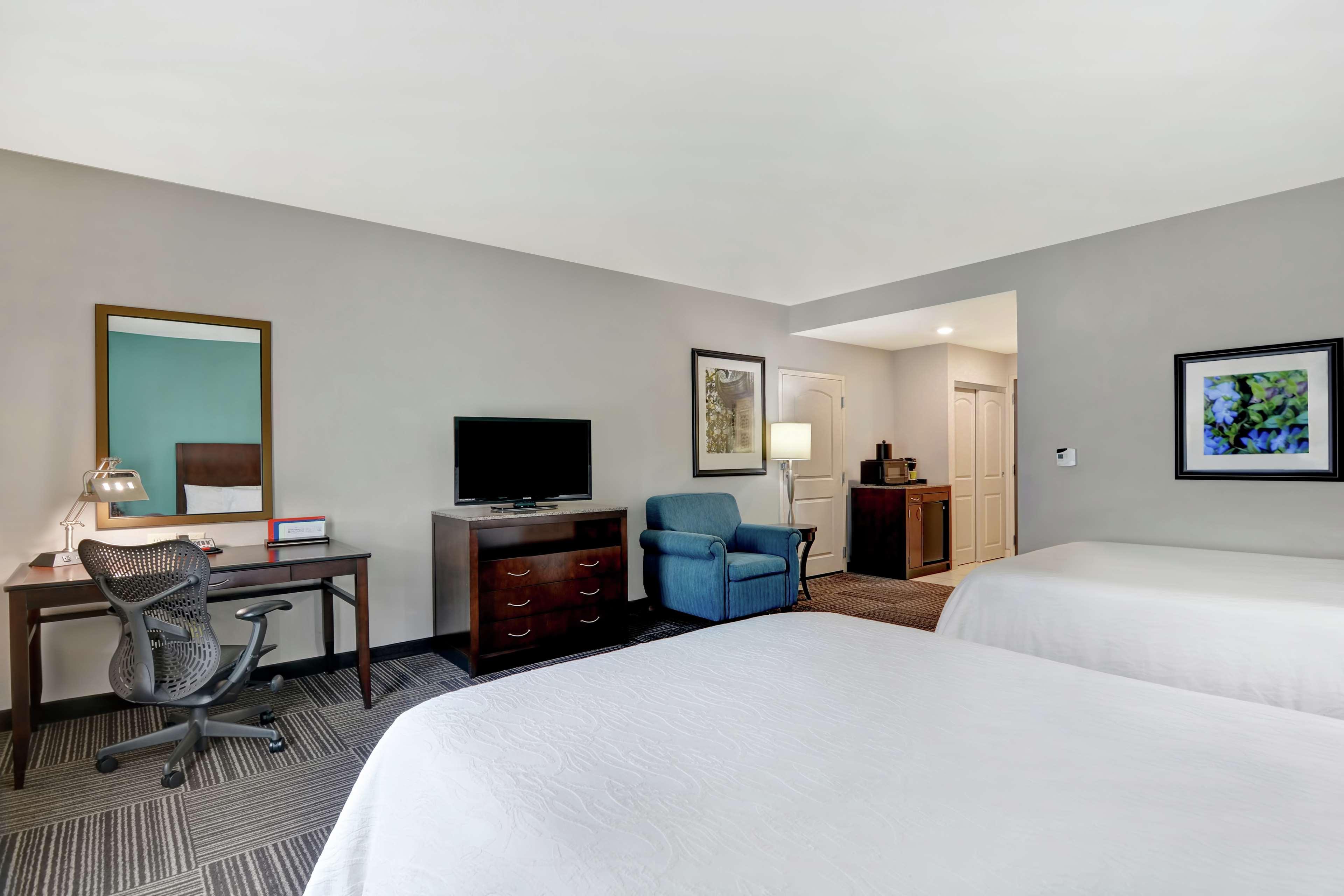 Hilton Garden Inn And Fayetteville Convention Center Zewnętrze zdjęcie