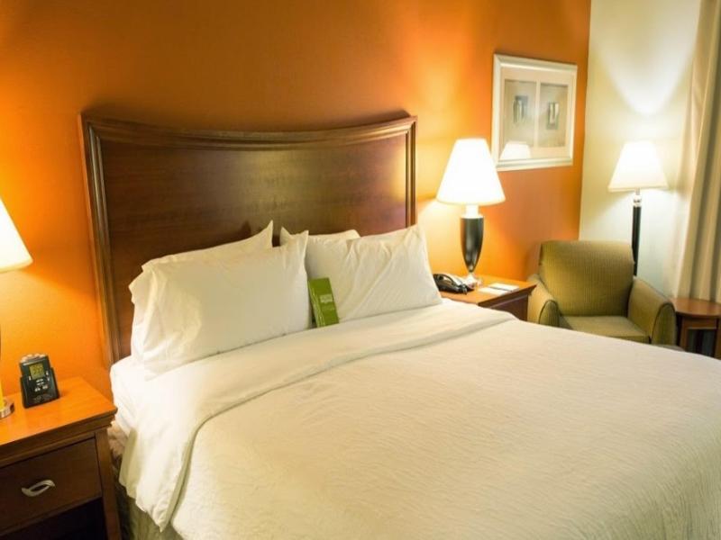 Hilton Garden Inn And Fayetteville Convention Center Zewnętrze zdjęcie