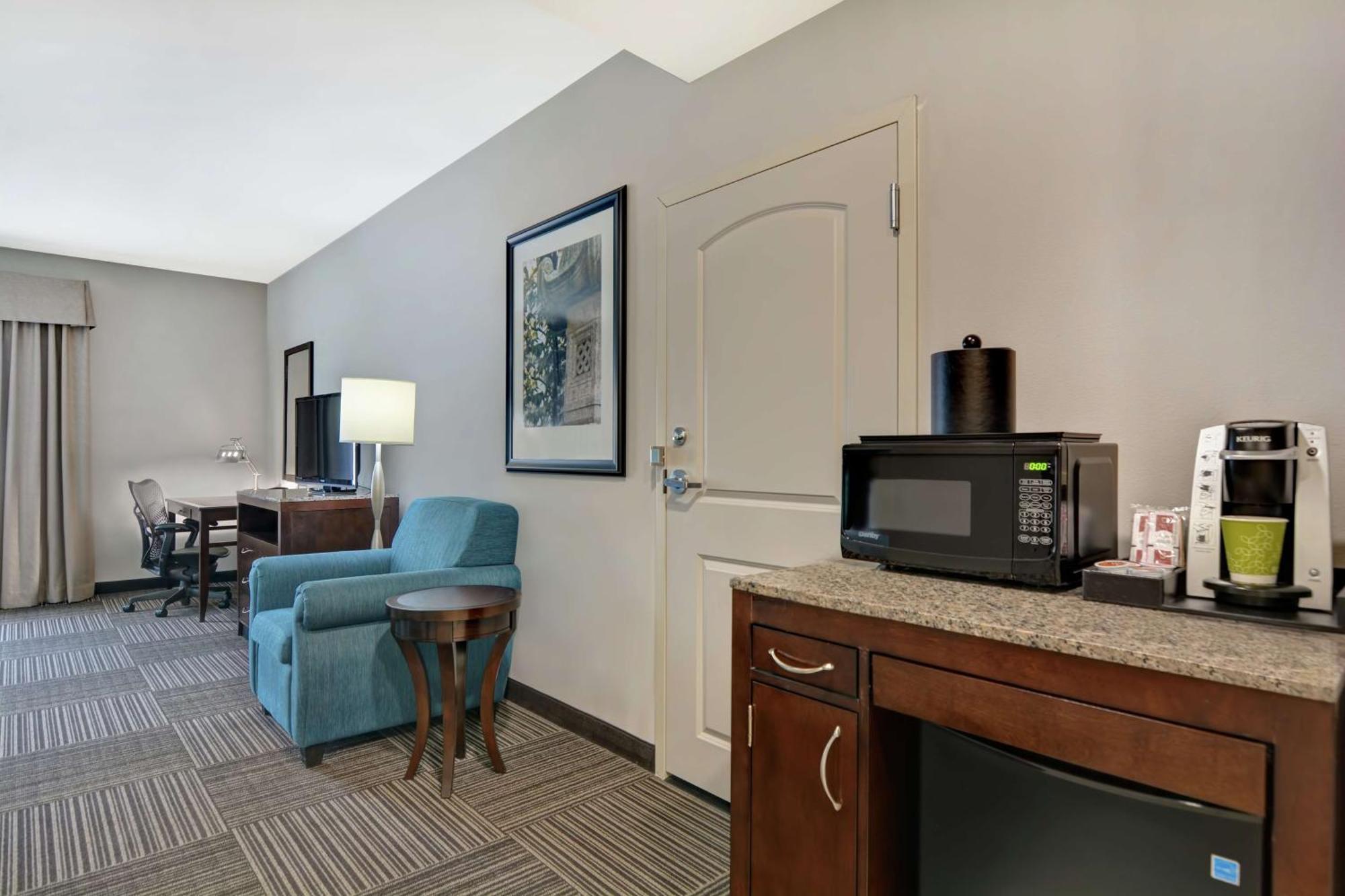 Hilton Garden Inn And Fayetteville Convention Center Zewnętrze zdjęcie
