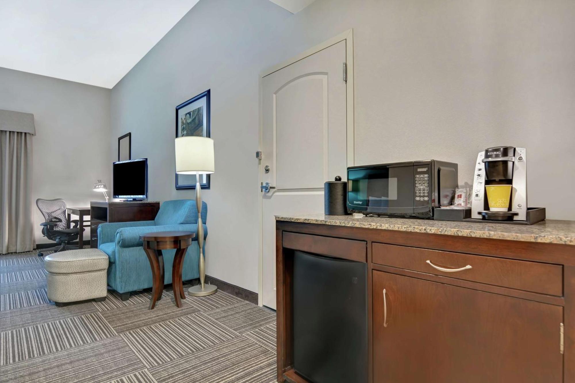 Hilton Garden Inn And Fayetteville Convention Center Zewnętrze zdjęcie