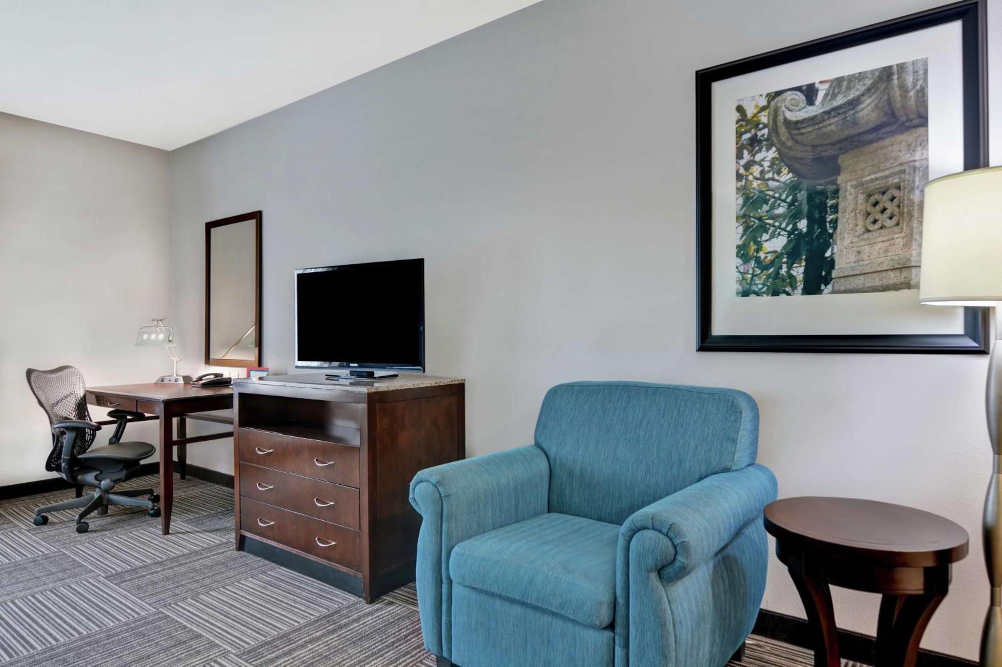 Hilton Garden Inn And Fayetteville Convention Center Zewnętrze zdjęcie
